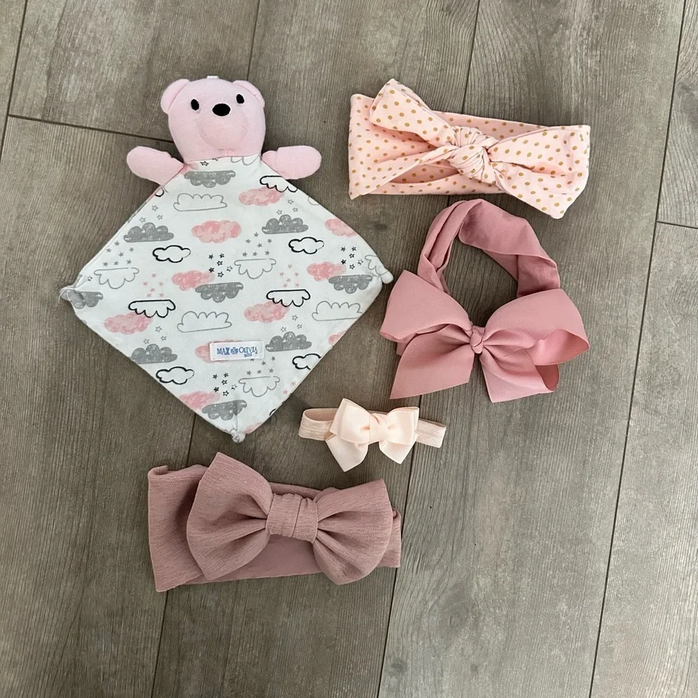 Baby girl lot - hair accessories and bear mini blanket
